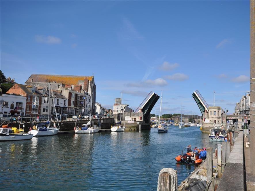 Old Harbour View *
